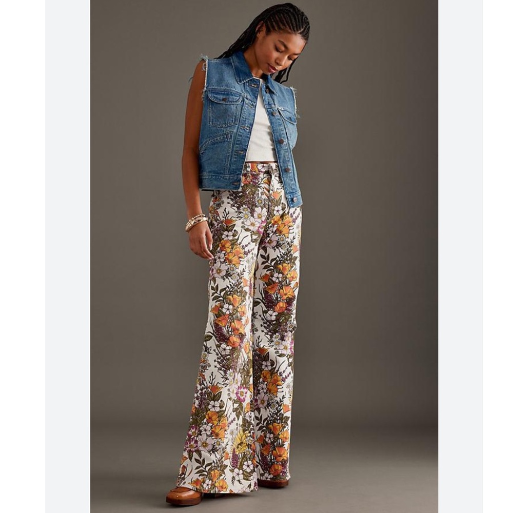 Wrangler Wanderer Floral Flare Jeans - Picture 3 of 15